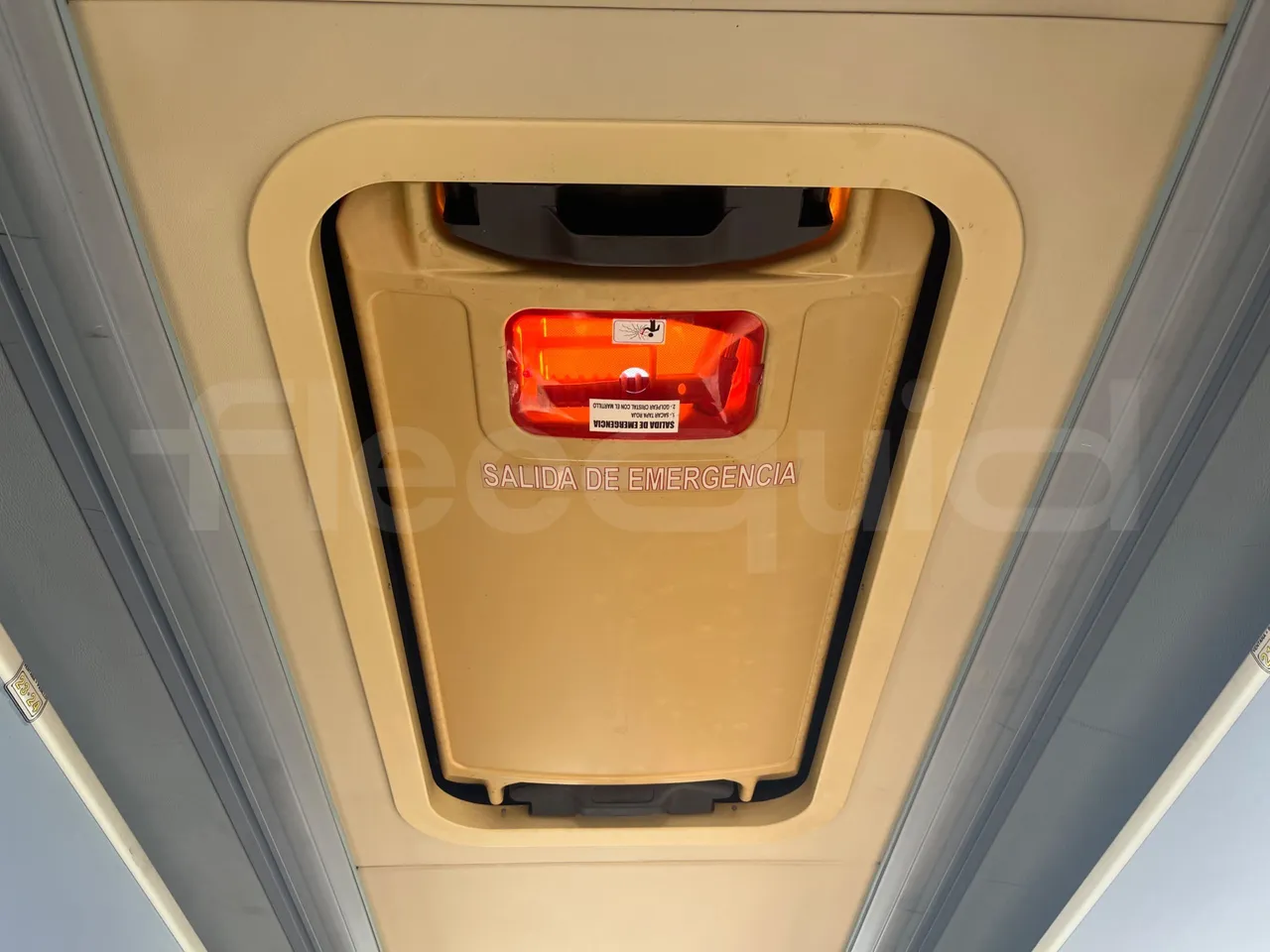 Neoplan N2216 N2216/3 - EUR4 - 324kW - 13.800m - roof hatch 1