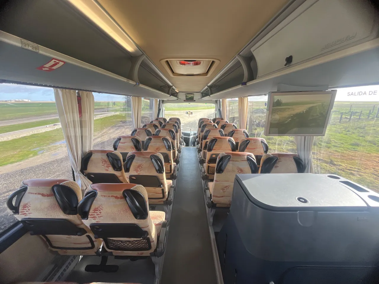 Neoplan N2216 N2216/3 - EUR4 - 324kW - 13.800m - interior reverse seats driver height