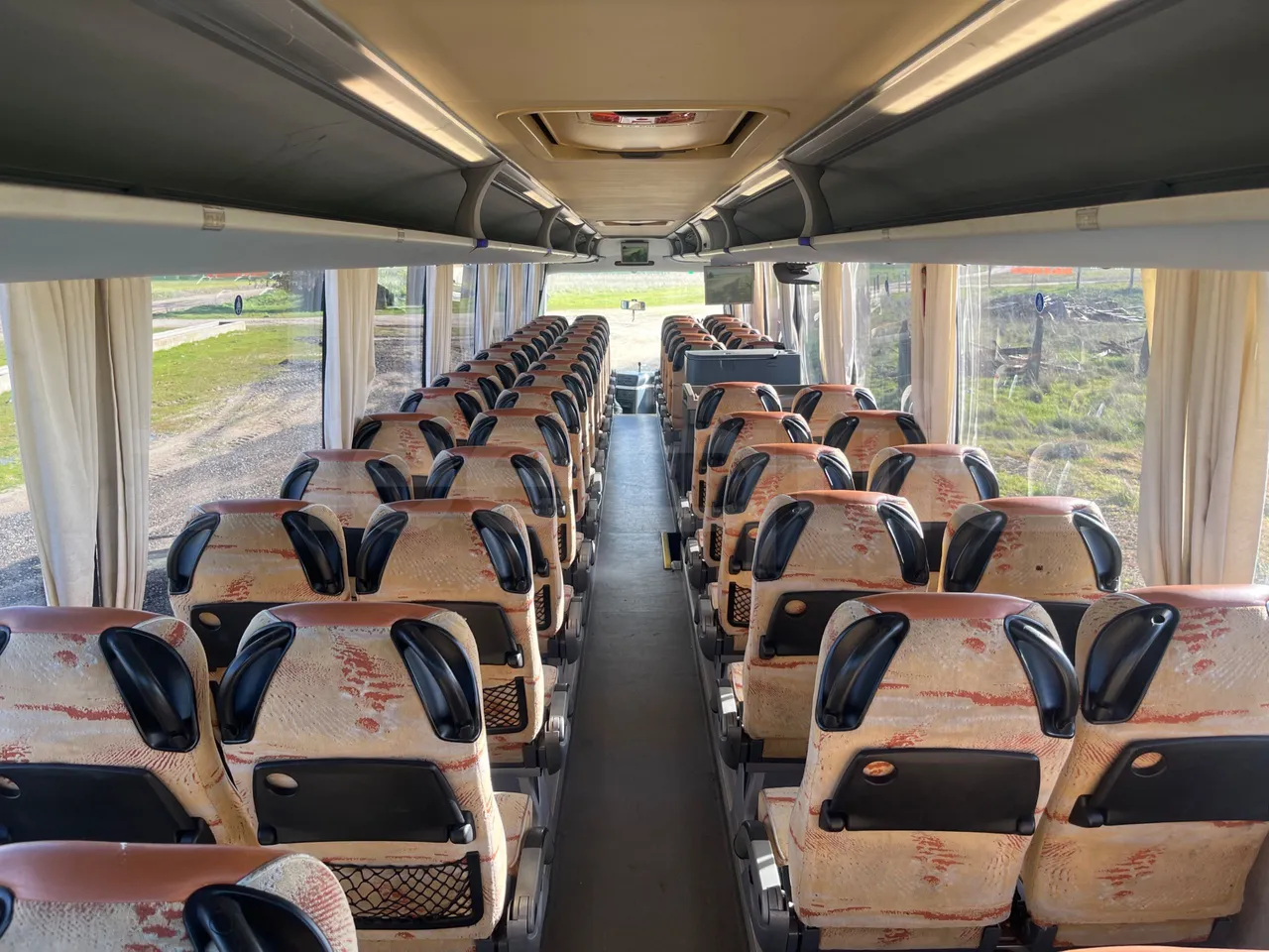 Neoplan N2216 N2216/3 - EUR4 - 324kW - 13.800m - forward view all seats last row height