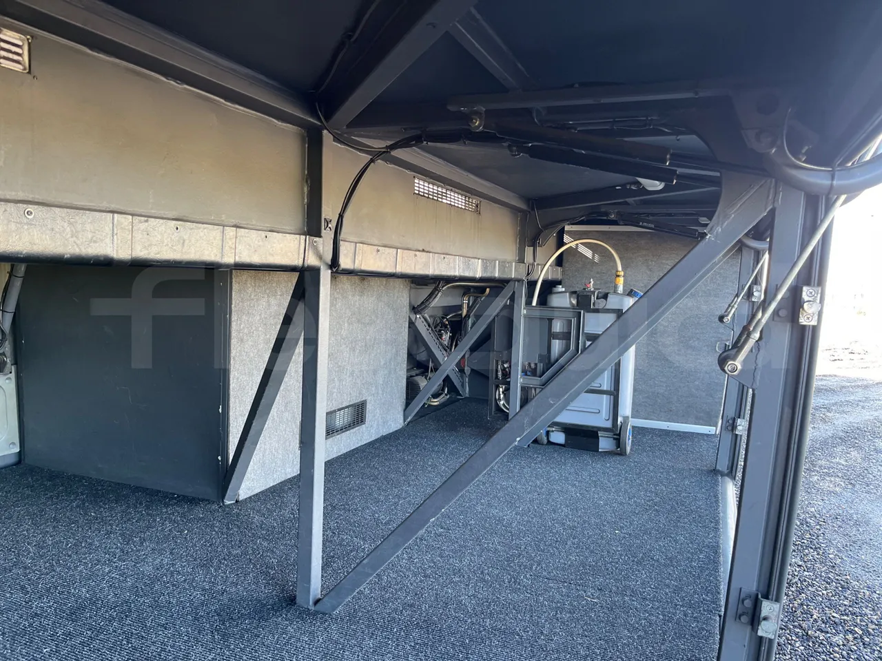 Neoplan N2216 N2216/3 - EUR4 - 324kW - 13.800m - internal frame rust check