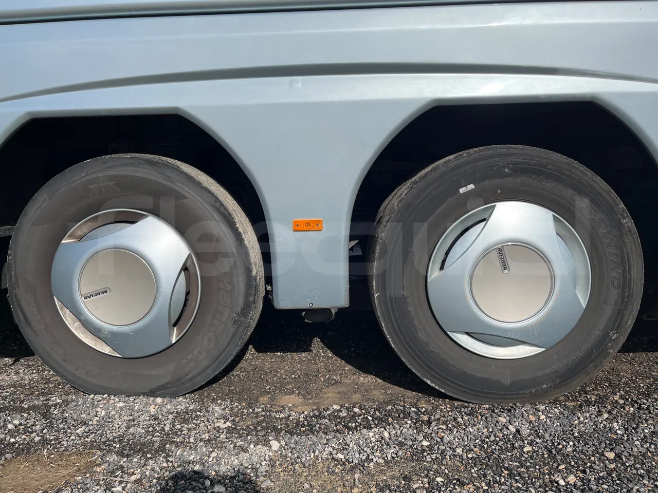 Neoplan N2216 N2216/3 - EUR4 - 324kW - 13.800m - tread condition front tires left