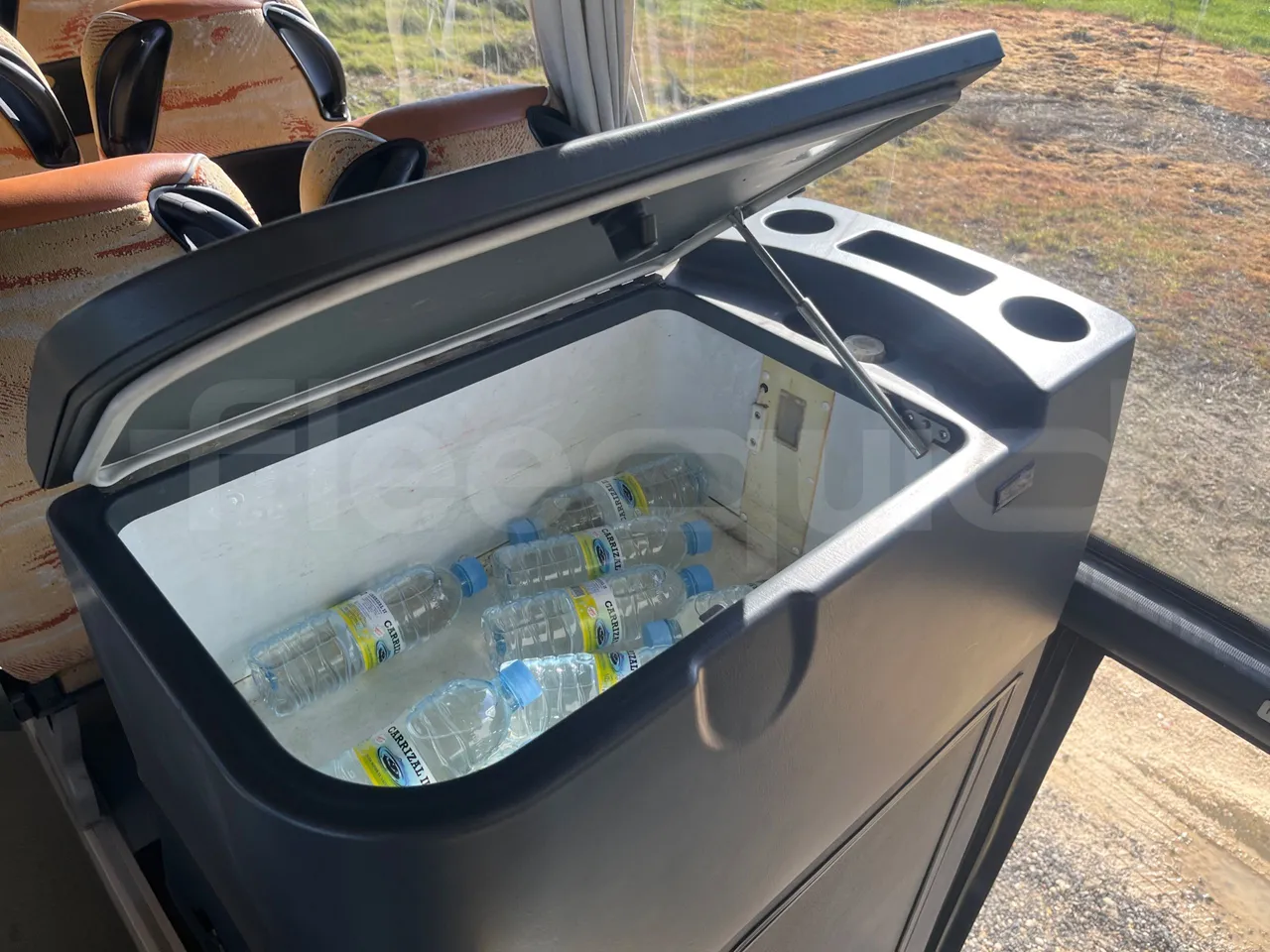 Neoplan N2216 N2216/3 - EUR4 - 324kW - 13.800m - power outlets detail