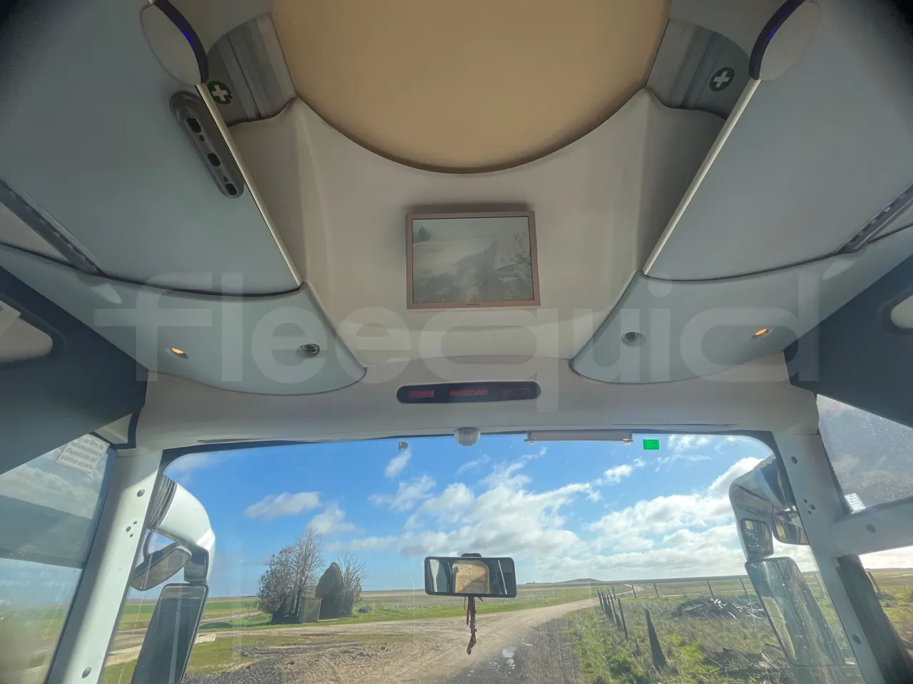 Neoplan N2216 N2216/3 - EUR4 - 324kW - 13.800m - overhead compartments photo