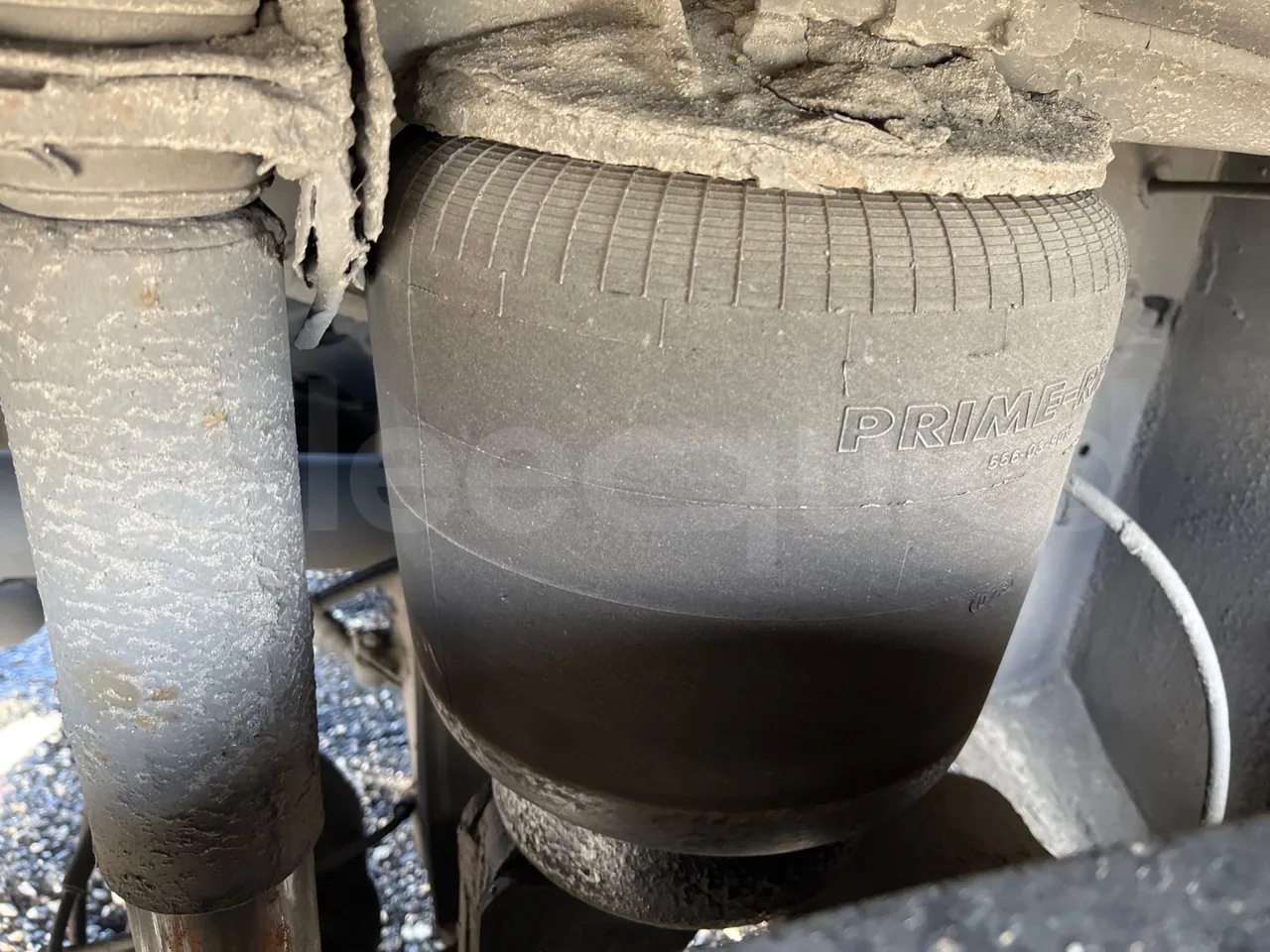 Neoplan N2216 N2216/3 - EUR4 - 324kW - 13.800m - axle 3 air springs 1 left