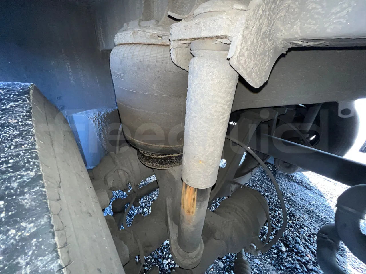 Neoplan N2216 N2216/3 - EUR4 - 324kW - 13.800m - axel 3 shock absorbers 1 right