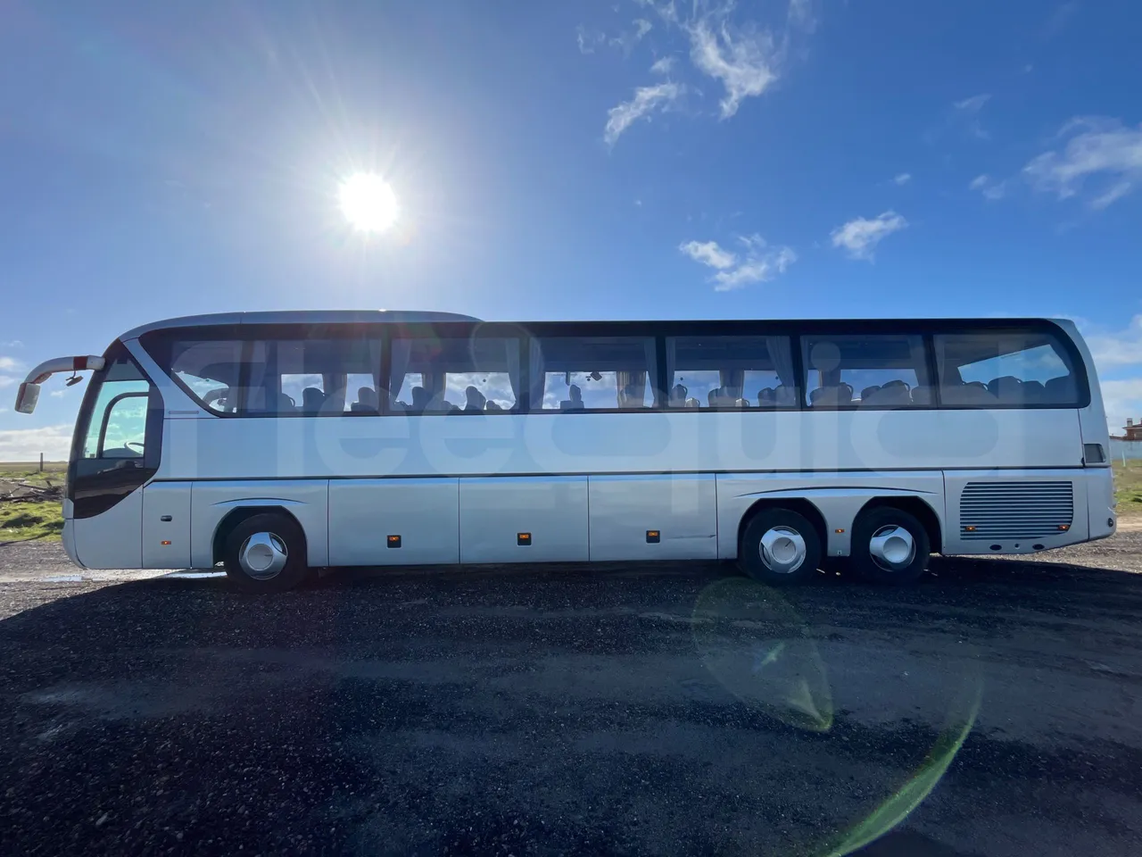 Neoplan N2216 N2216/3 - EUR4 - 324kW - 13.800m - left side photo