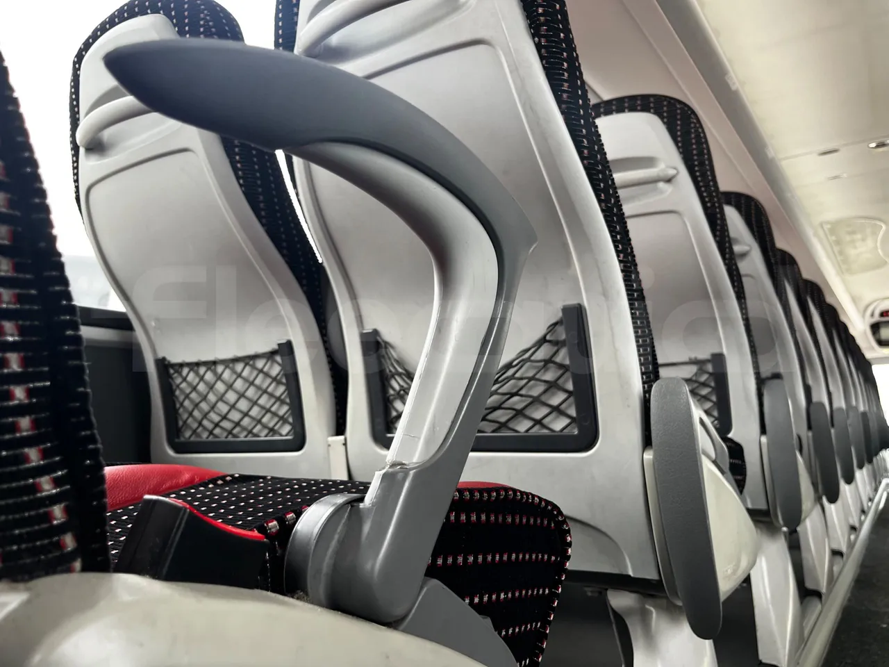 Irizar i6 12.35 - EUR6 - 305kW - 12.200m - armrest detail photo