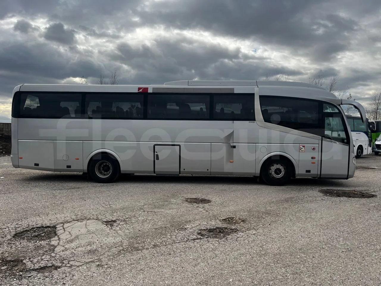 Irizar i6 12.35 - EUR6 - 305kW - 12.200m - right side doors closed