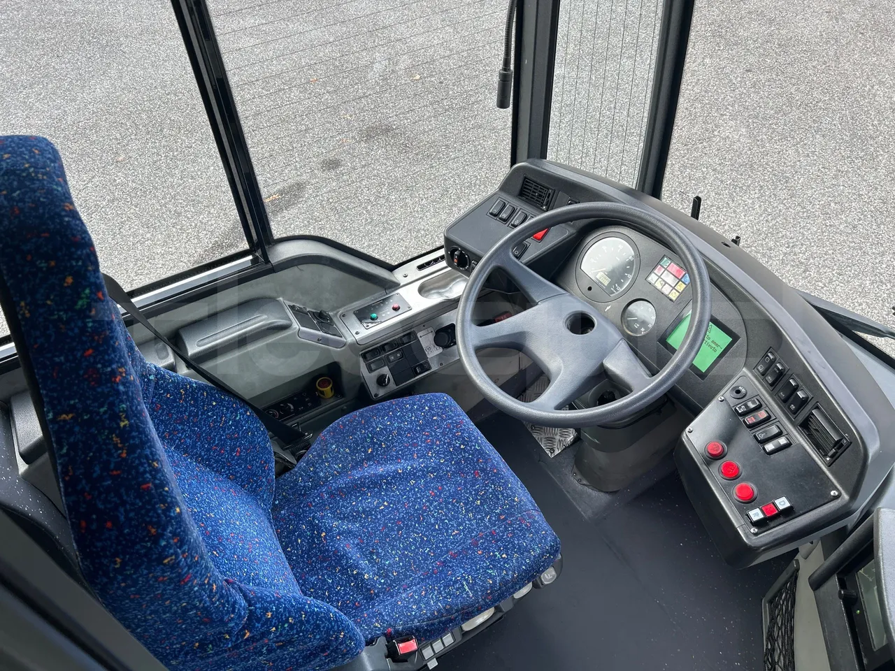 Mercedes-Benz O 530 G- 3P - Euro5 - 260kW - 17.940mt - buttons panels on