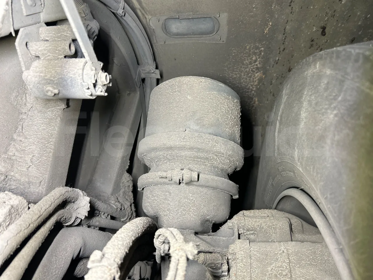 Mercedes-Benz O 530 G- 3P - Euro5 - 260kW - 17.940mt - axel 3 caliper brakes left