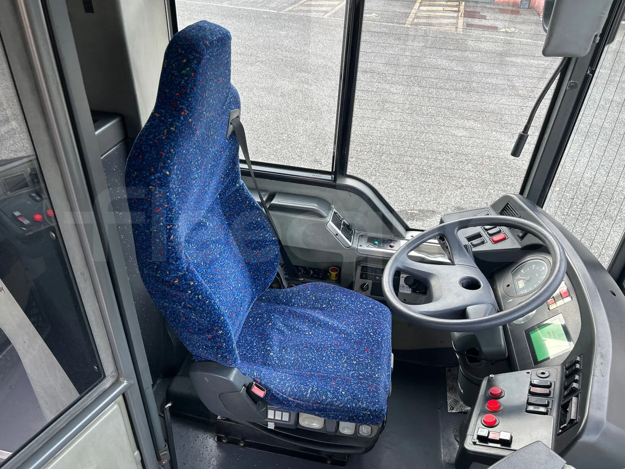 Mercedes-Benz O 530 G- 3P - Euro5 - 260kW - 17.940mt - driver's seat photo