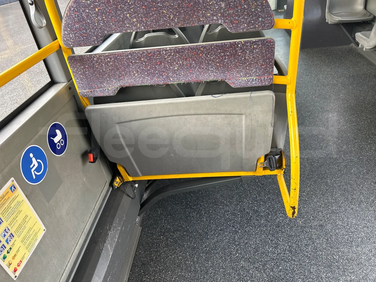 Mercedes-Benz O 530 G- 3P - Euro5 - 260kW - 17.940mt - folding seat photo