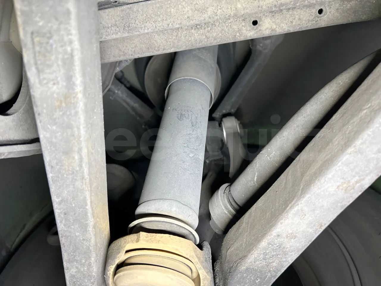 Mercedes-Benz O 530 G- 3P - Euro5 - 260kW - 17.940mt - front shock absorbers right