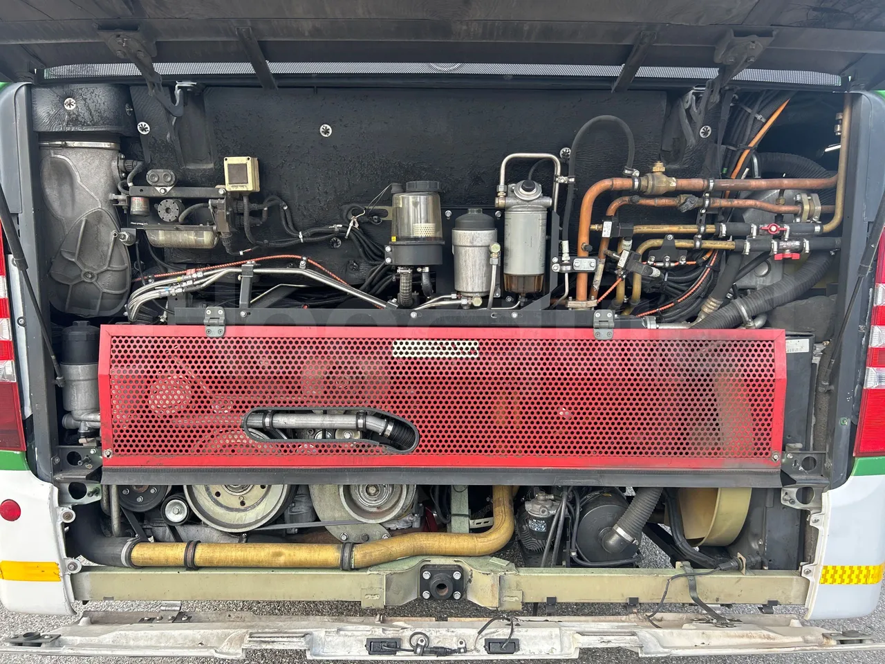 Mercedes-Benz O 530 G- 3P - Euro5 - 260kW - 17.940mt - rear hatch open