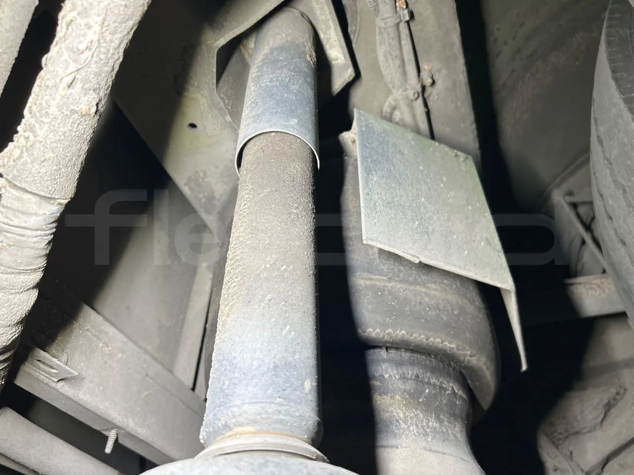 Mercedes-Benz O 530 G- 3P - Euro5 - 260kW - 17.940mt - axel 3 shock absorbers 1 left