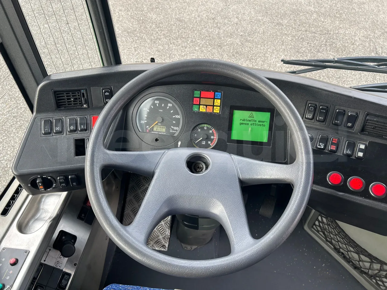 Mercedes-Benz O 530 G- 3P - Euro5 - 260kW - 17.940mt - steering wheel photo