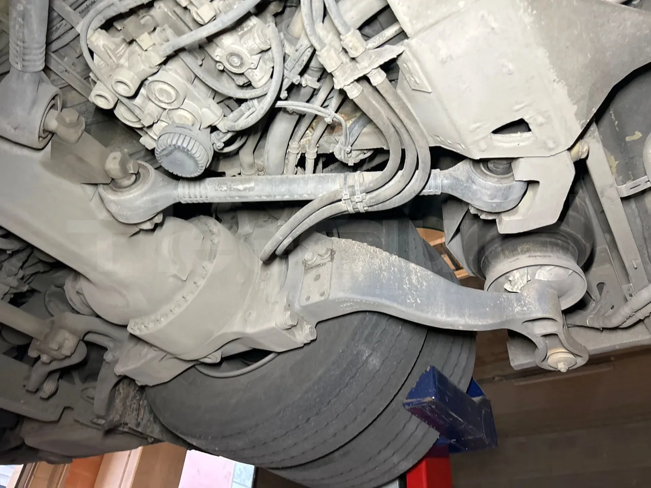 Mercedes-Benz O 530 G- 3P - Euro5 - 260kW - 17.940mt - axle 3 left side