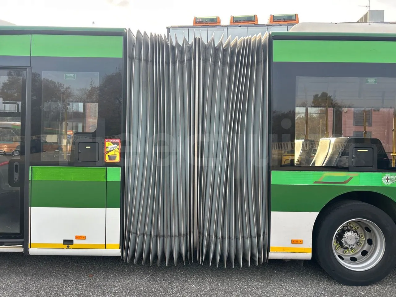 Mercedes-Benz O 530 G- 3P - Euro5 - 260kW - 17.940mt - turntable external (18m)