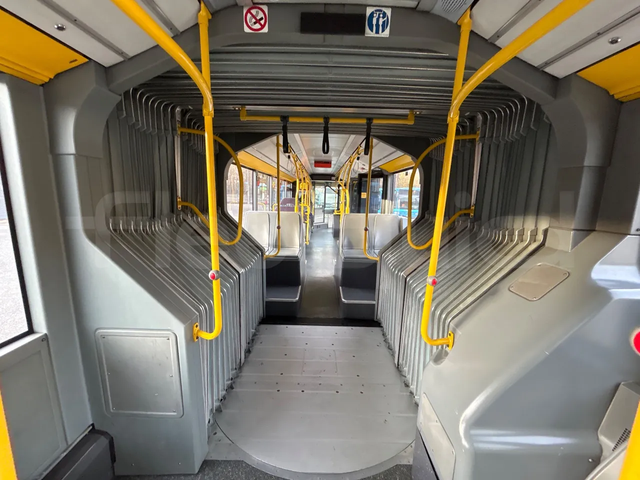 Mercedes-Benz O 530 G- 3P - Euro5 - 260kW - 17.940mt - turntable internal (18m)