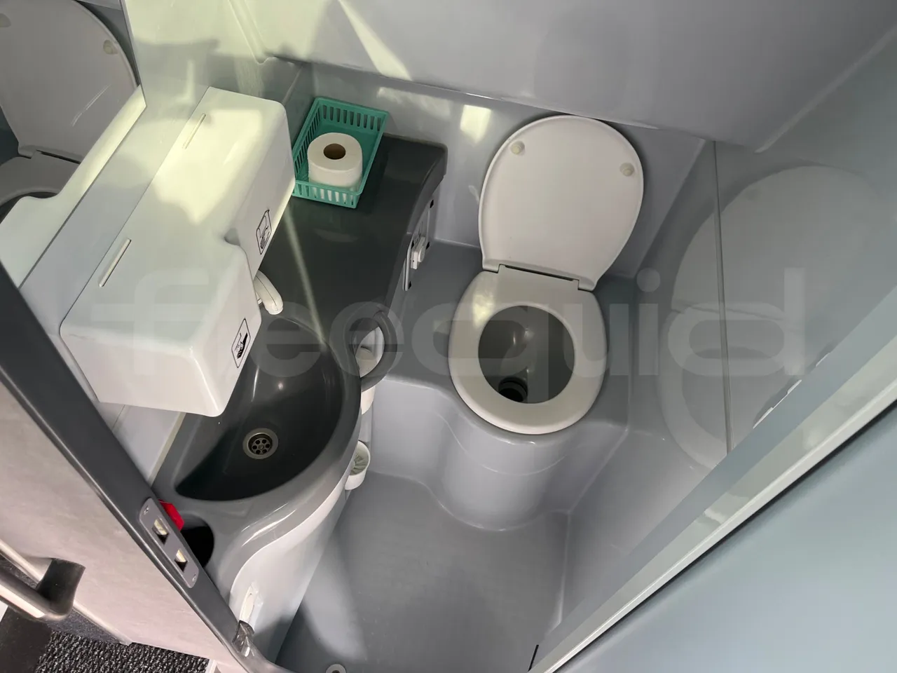 Setra S515 410 02 - Euro6 - 315kW - 12.300mt - toilette accessories photo