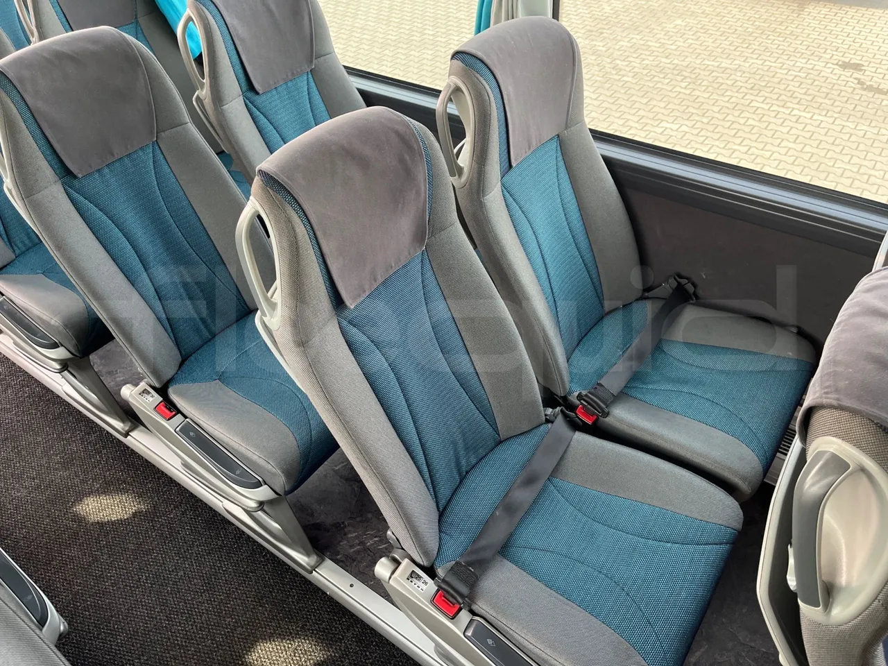 Setra S515 410 02 - Euro6 - 315kW - 12.300mt - central seat safety belt