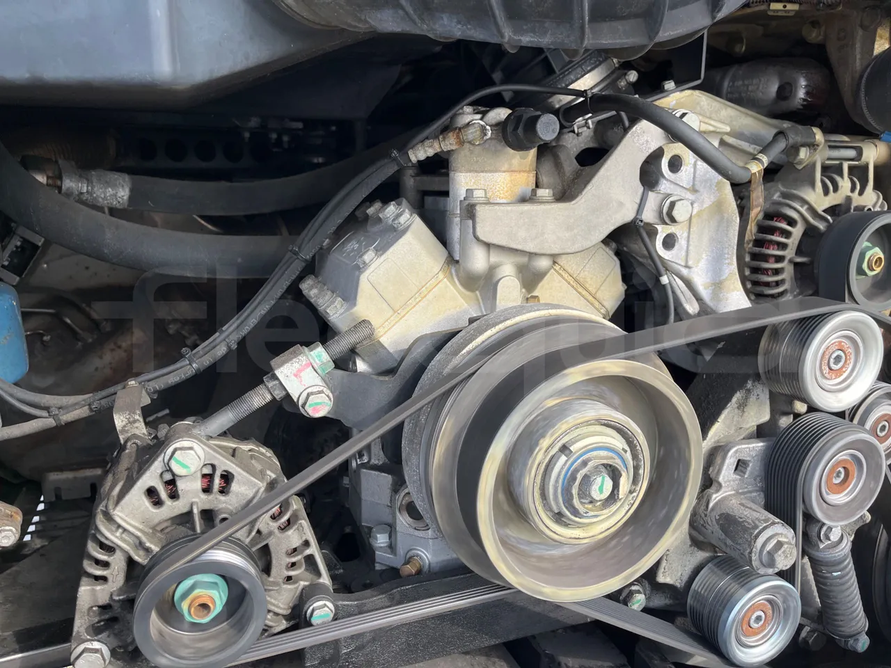 Setra S515 410 02 - Euro6 - 315kW - 12.300mt - air conditioning compressor