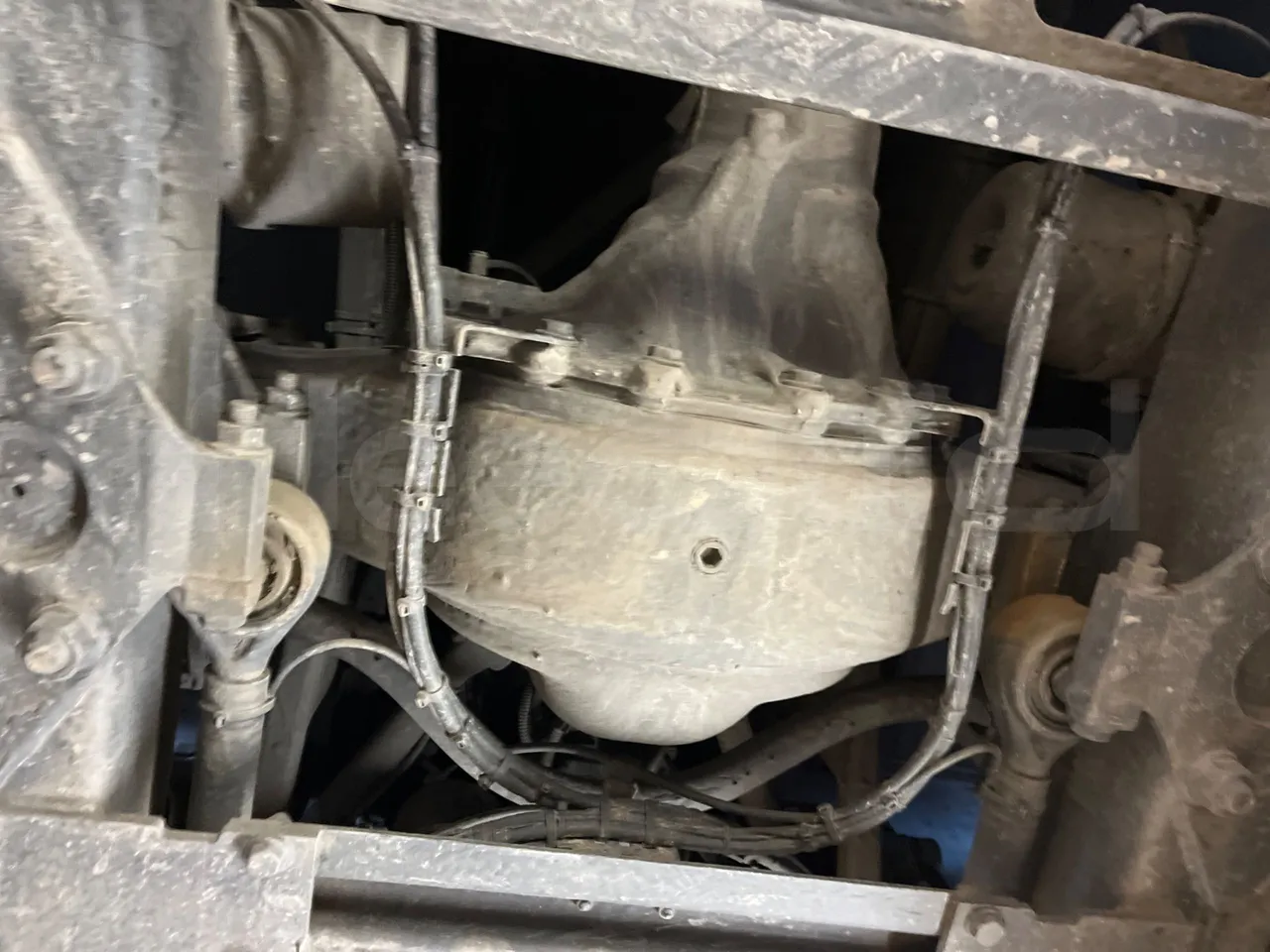 Setra S515 410 02 - Euro6 - 315kW - 12.300mt - differential photo