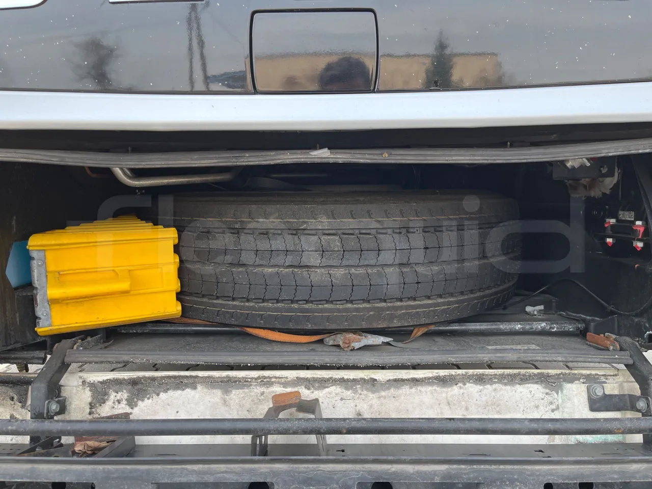 Setra S515 410 02 - Euro6 - 315kW - 12.300mt - spare wheel