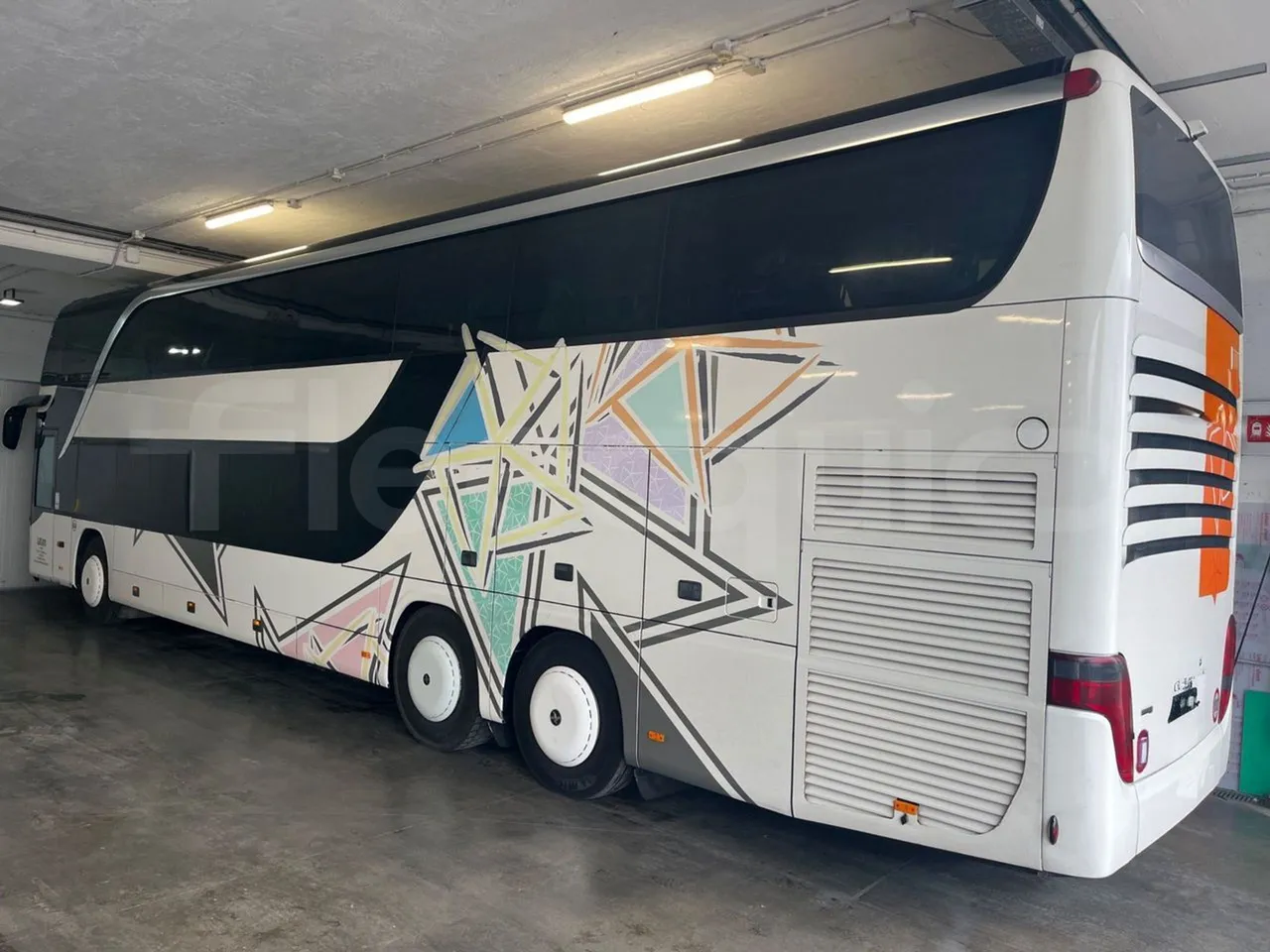 Setra S431 DT - Euro4 - 370kW - 13.890mt - 3/4 left rear side