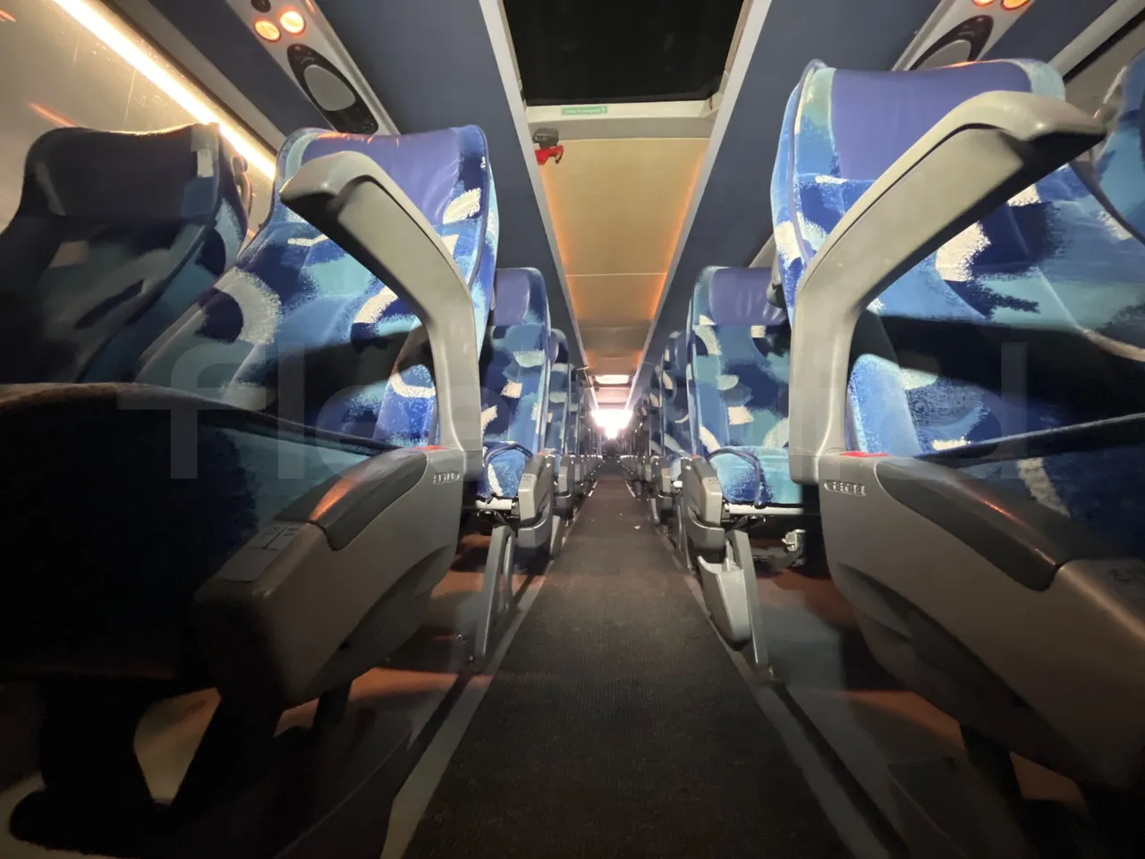 Setra S431 DT - Euro4 - 370kW - 13.890mt - seat brackets photo