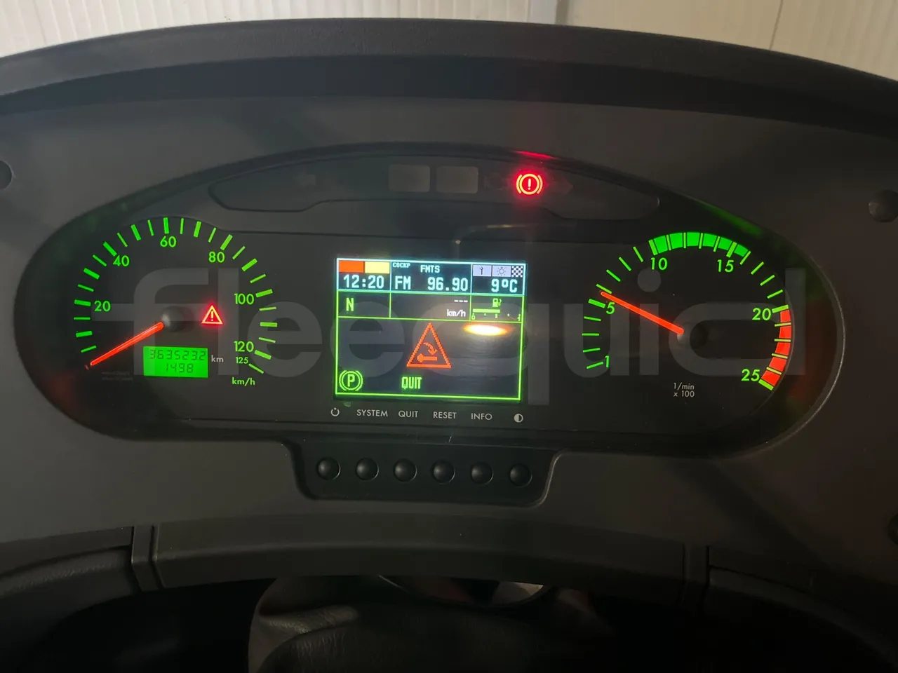 Setra S431 DT - Euro4 - 370kW - 13.890mt - dashboard lights on