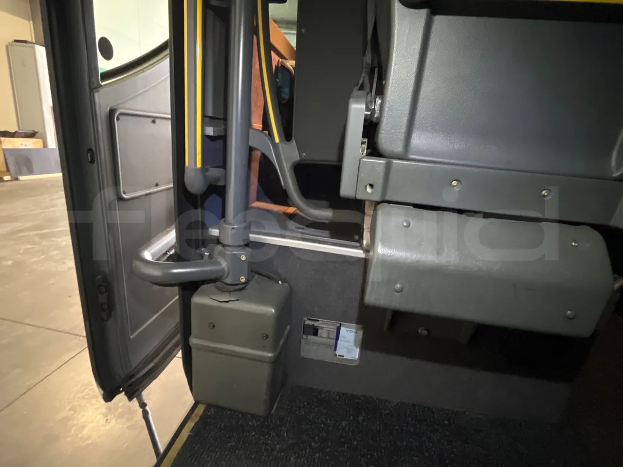 Setra S431 DT - Euro4 - 370kW - 13.890mt - door mechanism photo