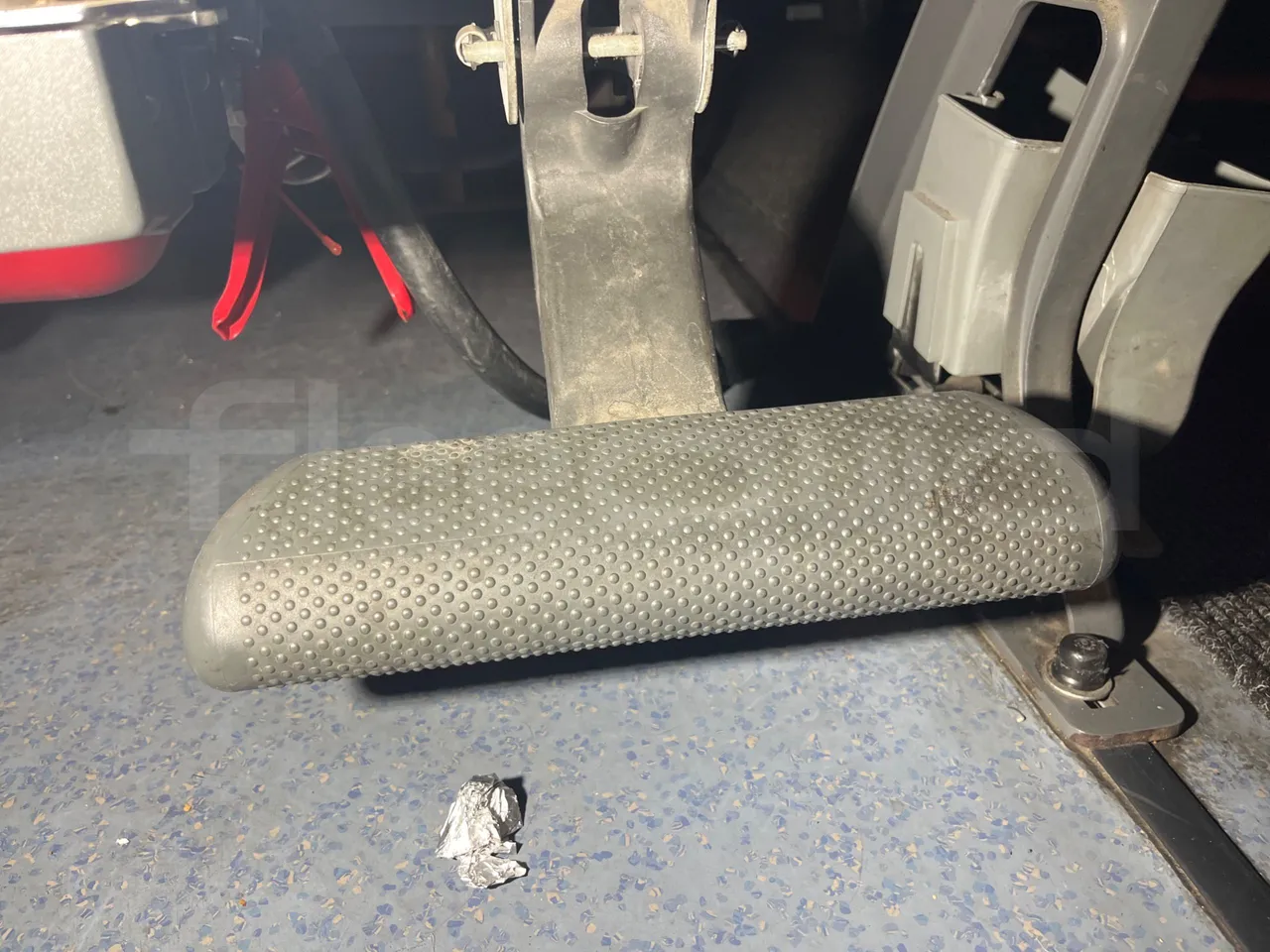 Setra S431 DT - Euro4 - 370kW - 13.890mt - footrest detail photo