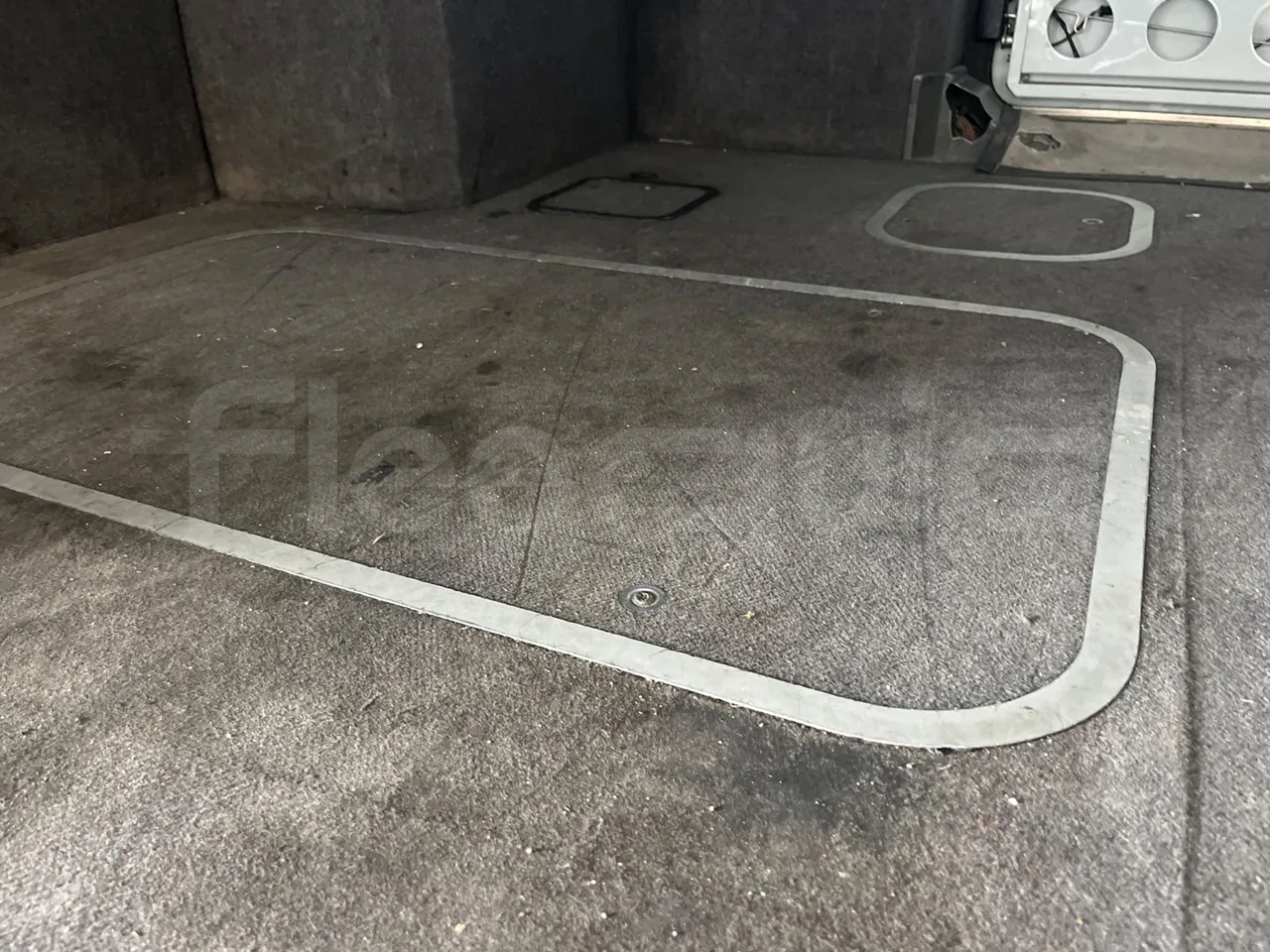 Setra S431 DT - Euro4 - 370kW - 13.890mt - floor hatches photo