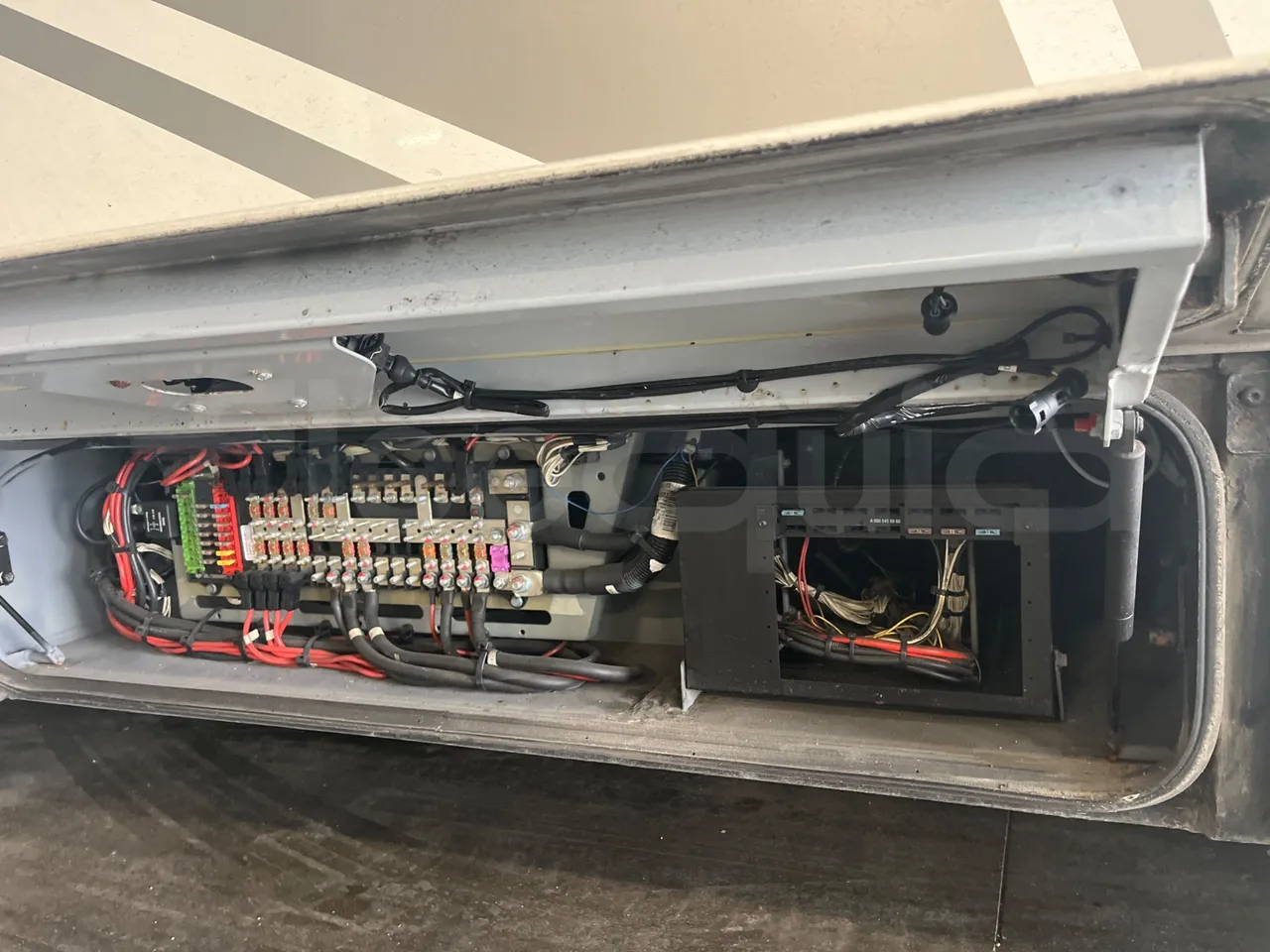 Setra S431 DT - Euro4 - 370kW - 13.890mt - platform code photo