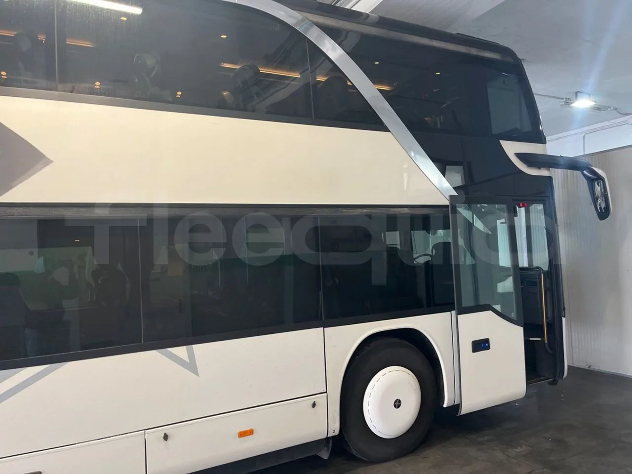 Setra S431 DT - Euro4 - 370kW - 13.890mt - platform open photo