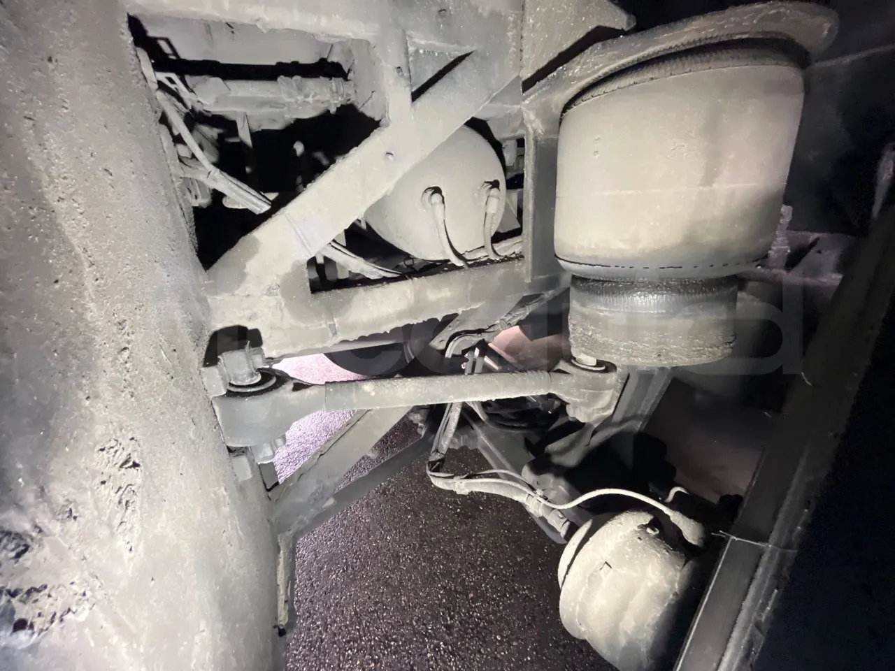 Setra S431 DT - Euro4 - 370kW - 13.890mt - axel 2 leaf spring right