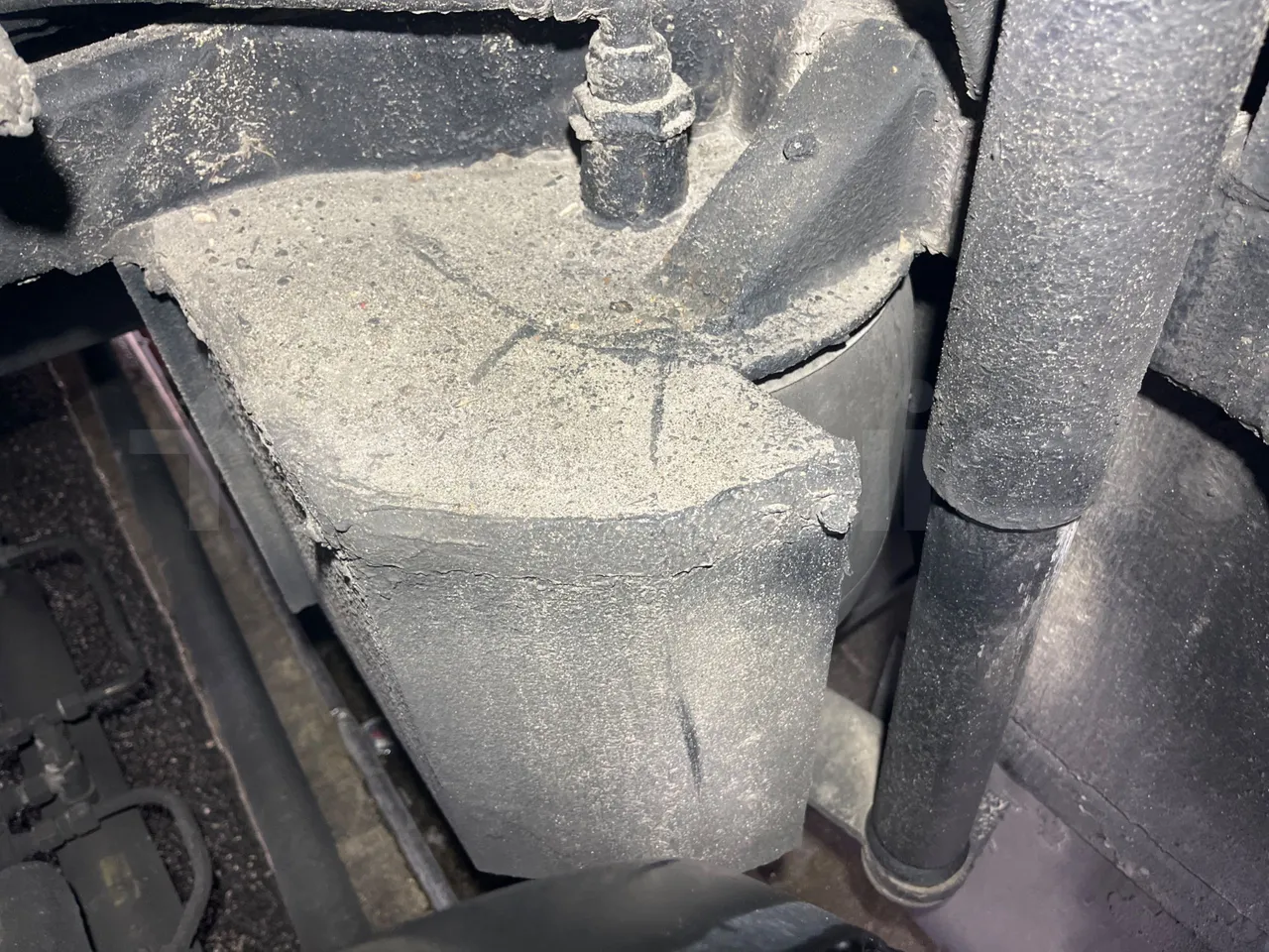 Setra S431 DT - Euro4 - 370kW - 13.890mt - axel 3 shock absorbers 1 right