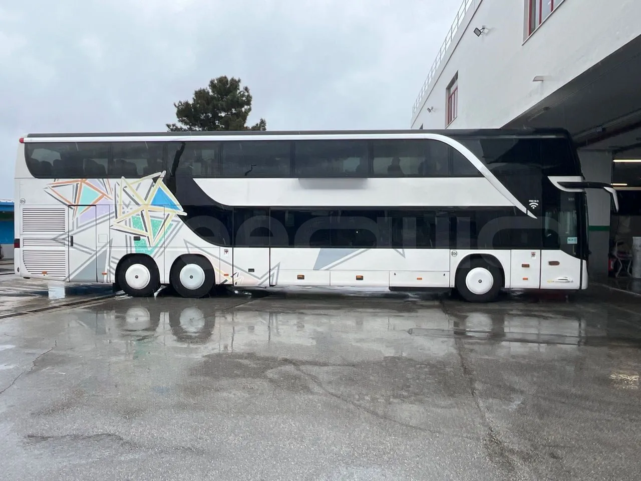 Setra S431 DT - Euro4 - 370kW - 13.890mt - right side doors closed