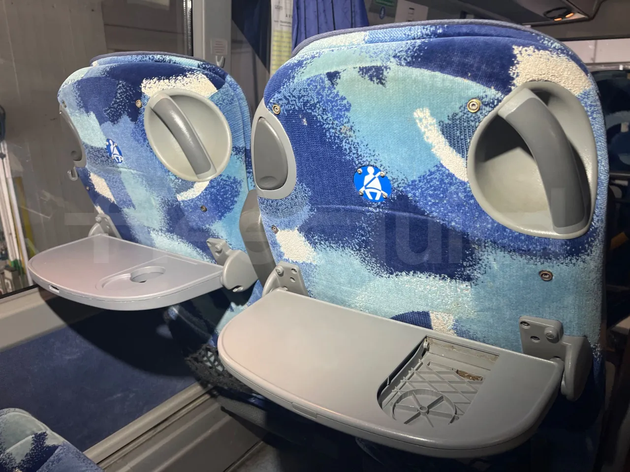 Setra S431 DT - Euro4 - 370kW - 13.890mt - table detail photo