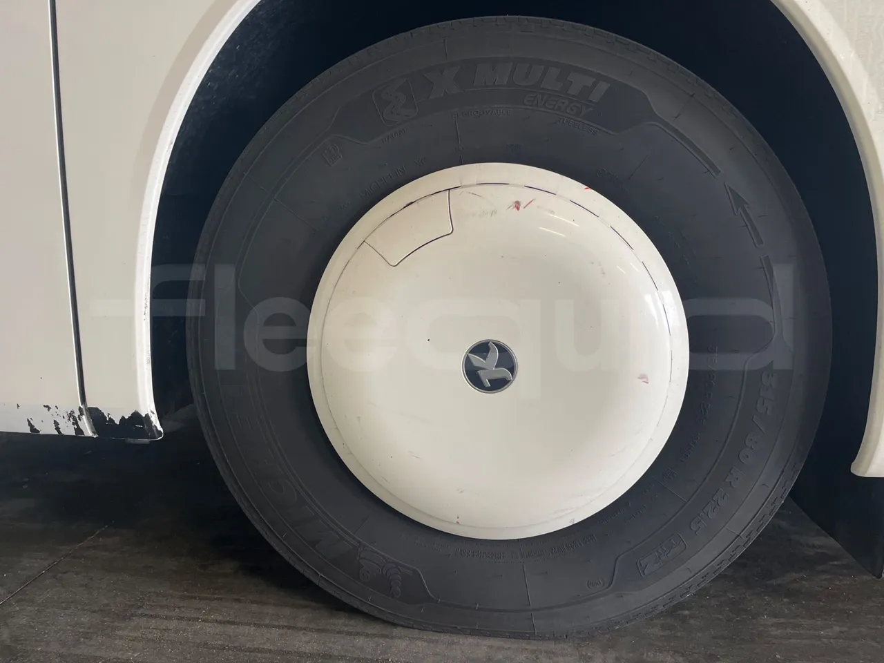 Setra S431 DT - Euro4 - 370kW - 13.890mt - front left tire measurements