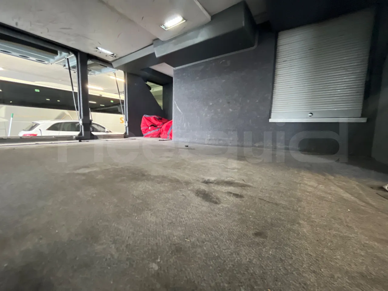 Setra S431 DT - Euro4 - 370kW - 13.890mt - under carpet photo