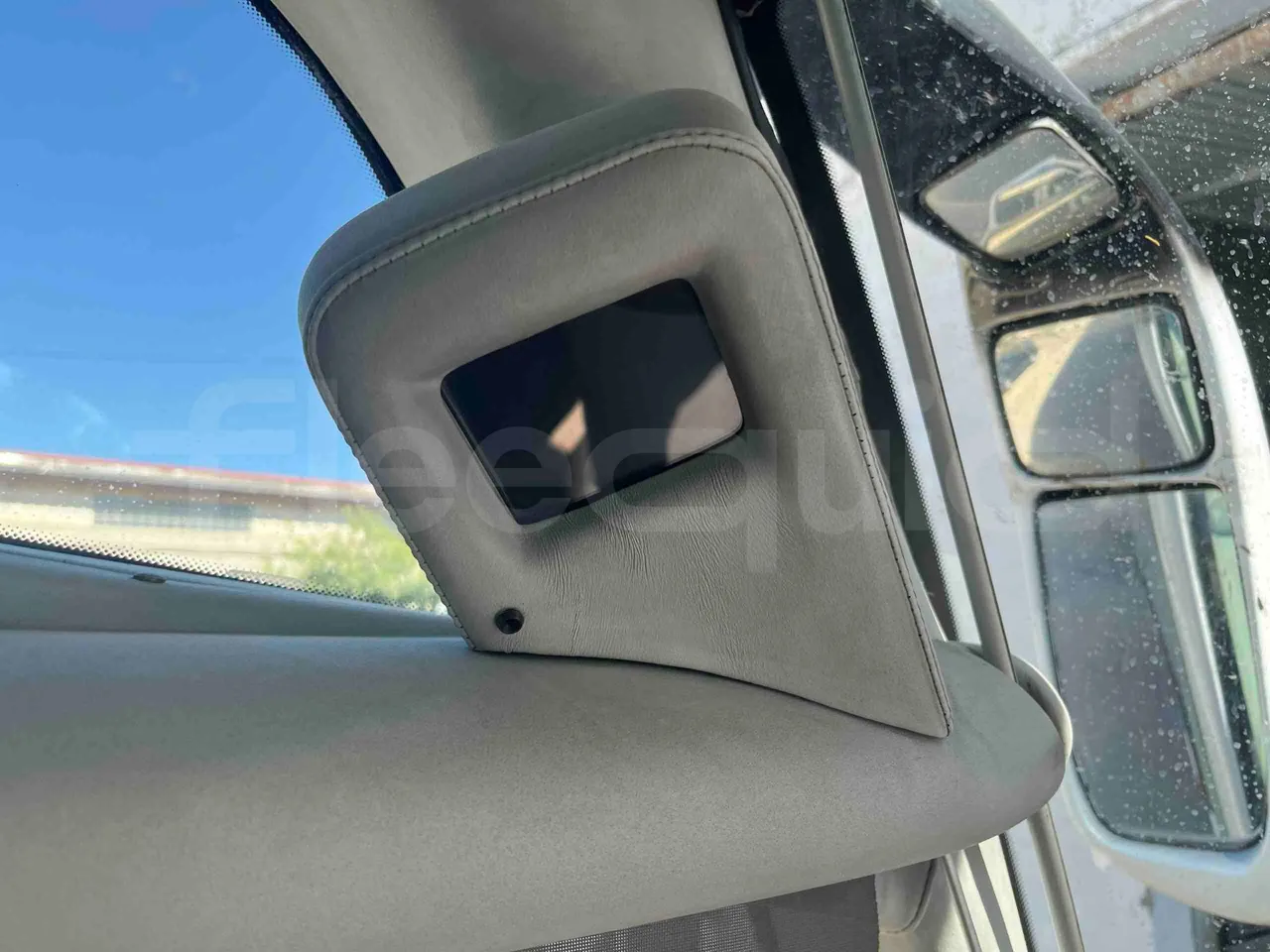 Irizar Mercedes Benz - onboard devices 1