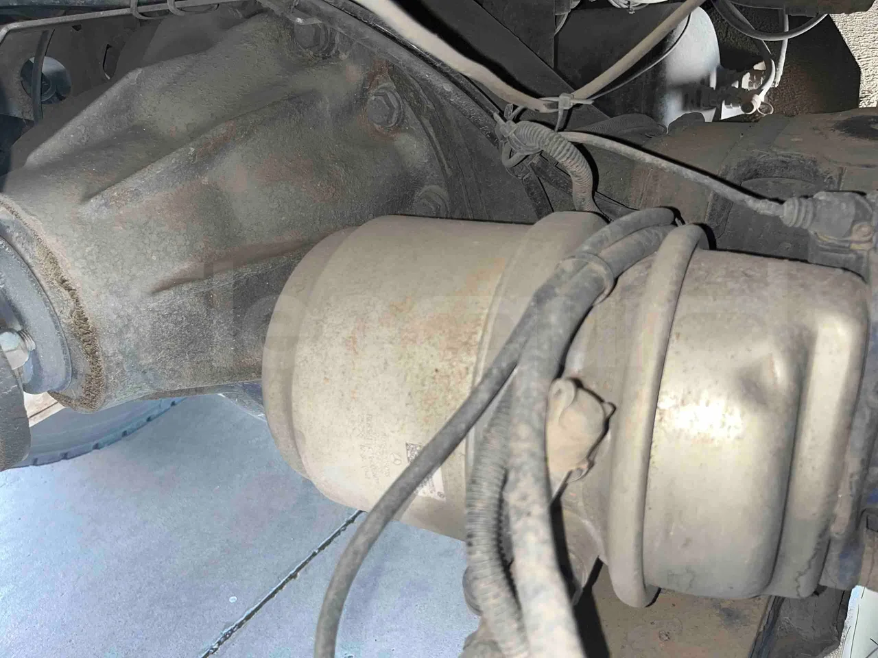 Irizar Mercedes Benz - axle 2 caliper brakes right