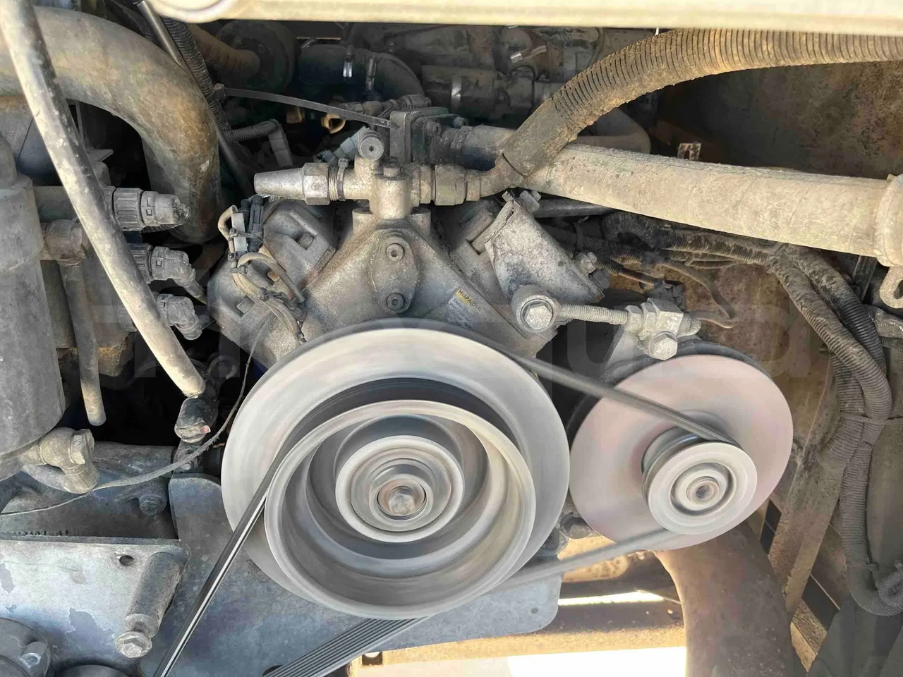 Irizar Mercedes Benz - air conditioning compressor