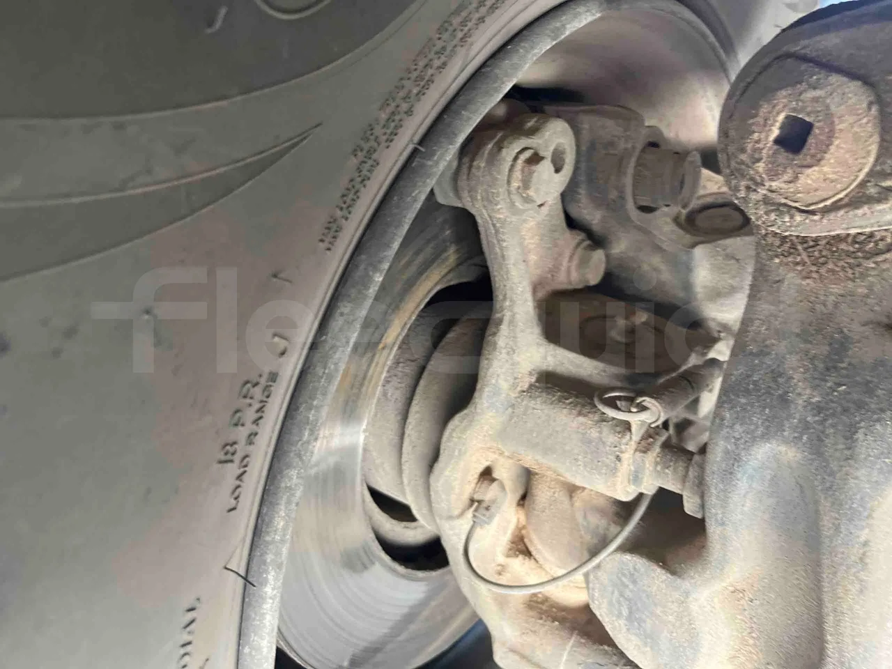 Irizar Mercedes Benz - axel 3 discs left