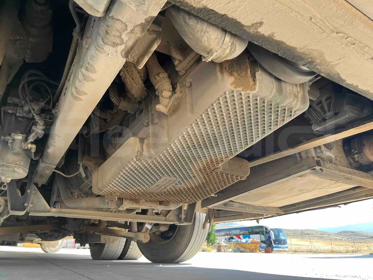 Irizar Mercedes Benz - engine without protection