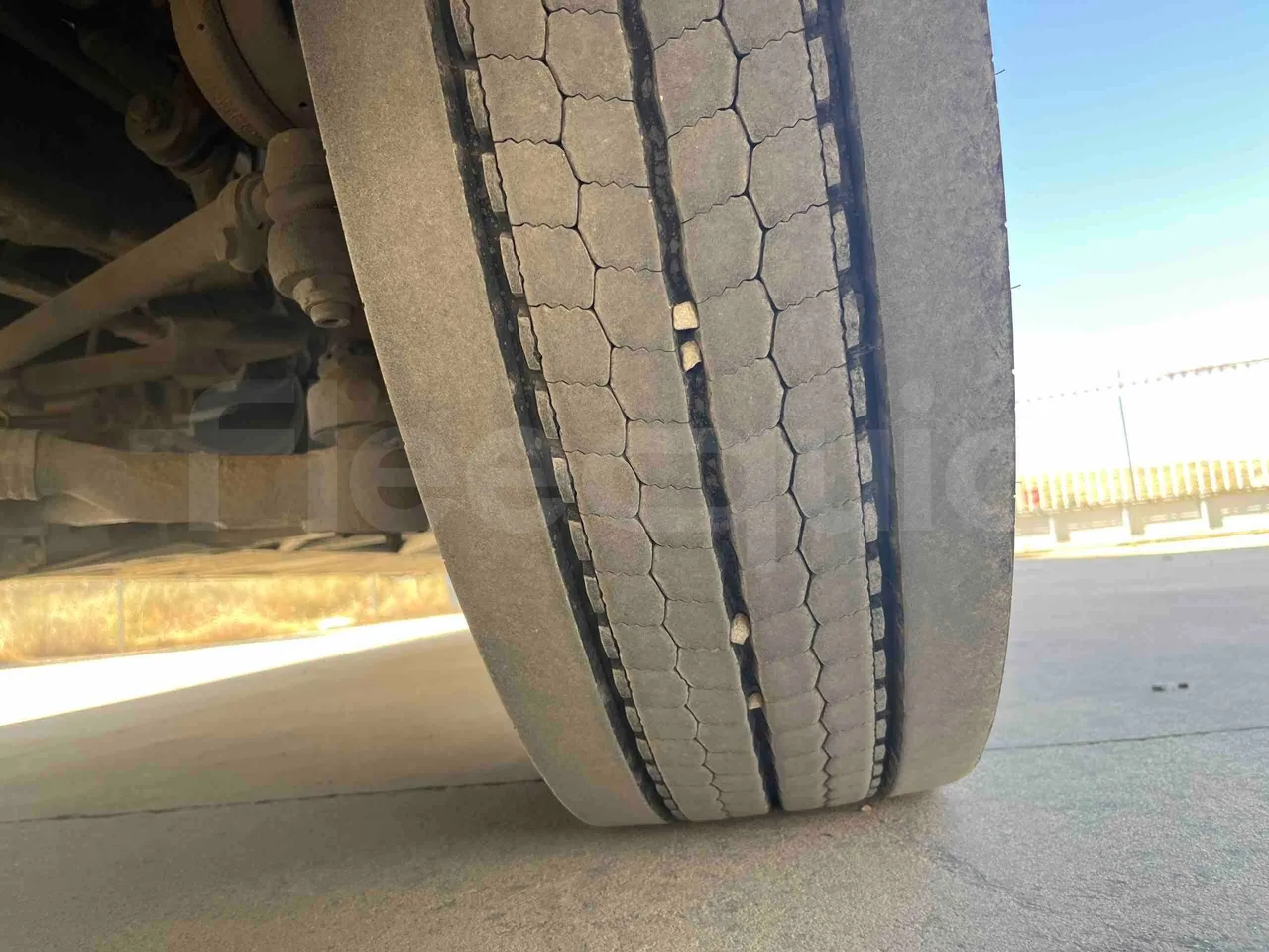 Irizar Mercedes Benz - First Axle Left Side: Complete Tyre