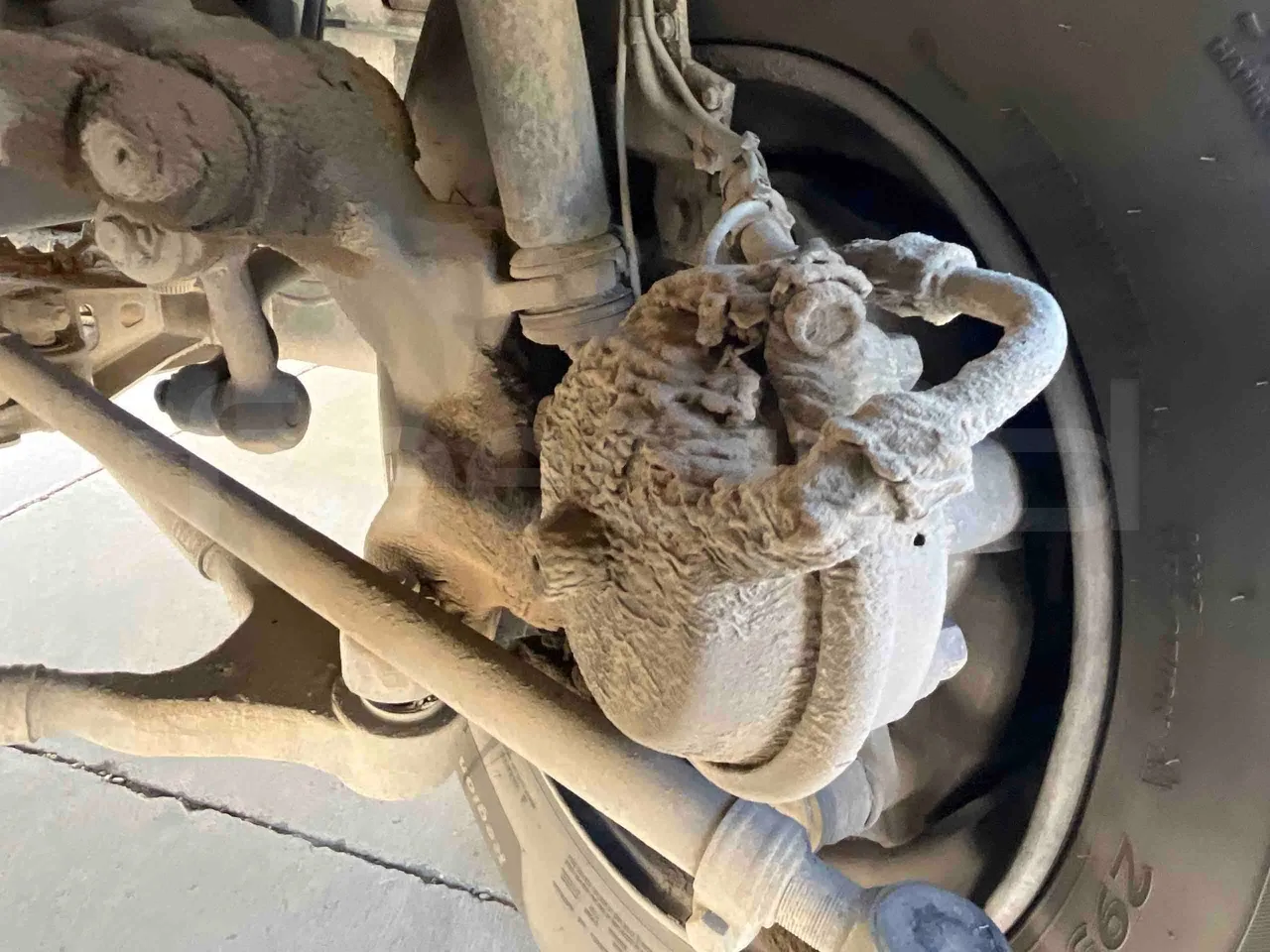 Irizar Mercedes Benz - front brake calipers left