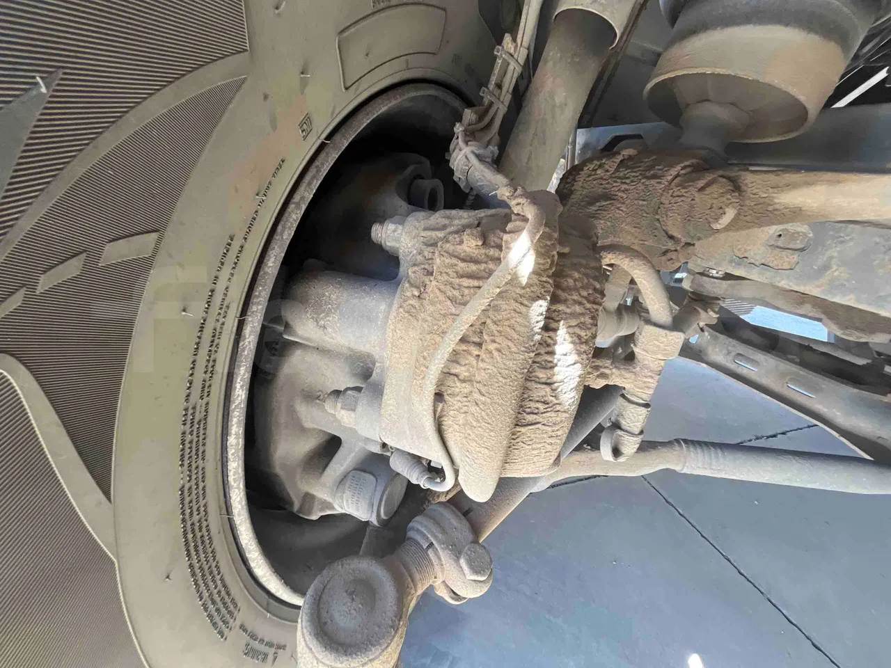 Irizar Mercedes Benz - front brake calipers right